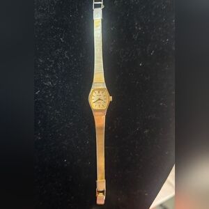 Vintage Pulsar Gold-Tone Ladies’ Dress Watch